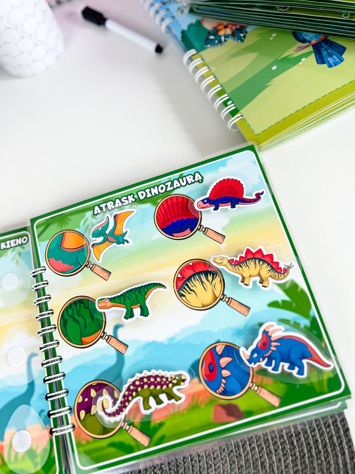 "Dinozaurai" lavinamoji knygelė
