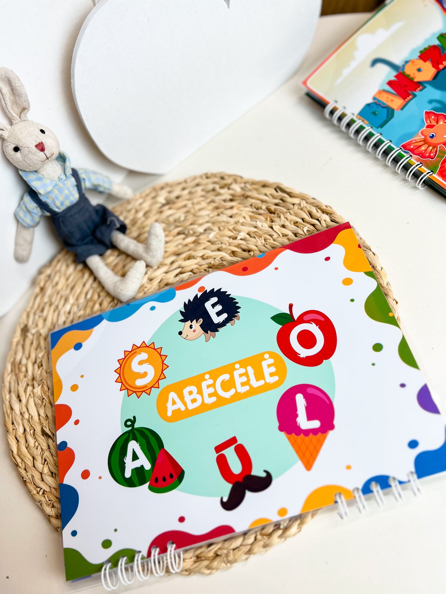 "Abėcėlė" lavinamoji knygelė