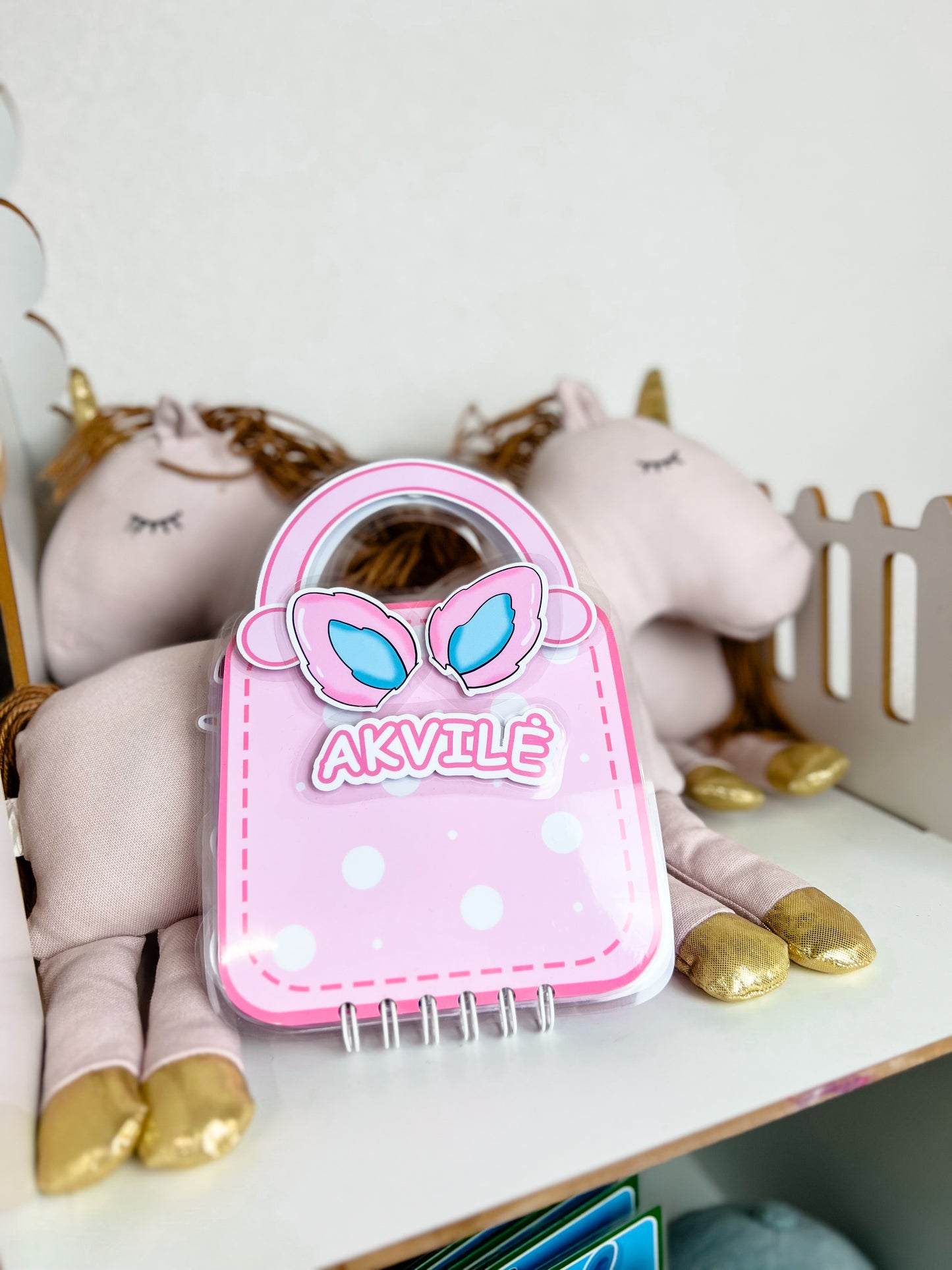 "Rožinio zuikio nuotykiai" knygelė